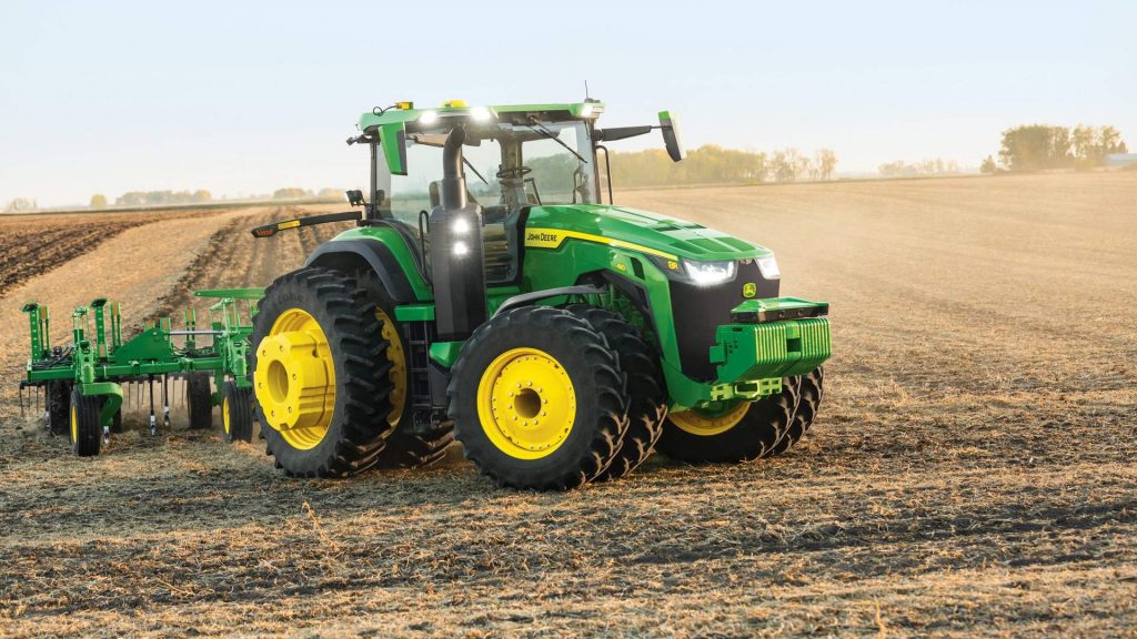John Deere revela seu trator autônomo na CES 2022