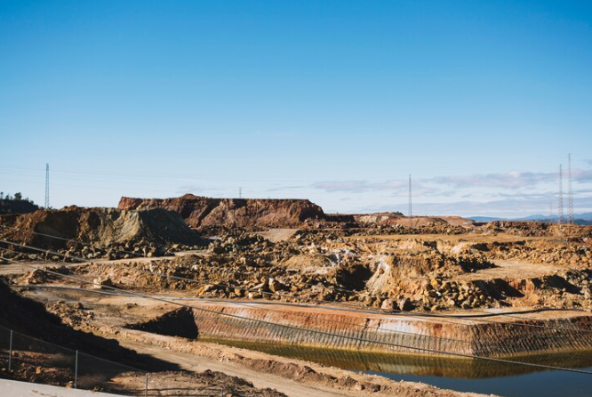 Gigante da Mineração atinge recorde de vendas e produção no 1T24, mas lucratividade recua com queda de preços